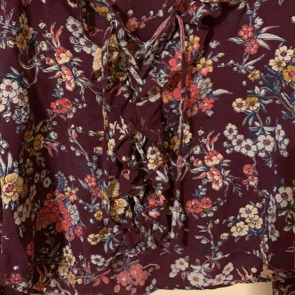 American Eagle Maroon Floral Long Sleeve Ruffle Blouse size XS - Picture 5 of 7
